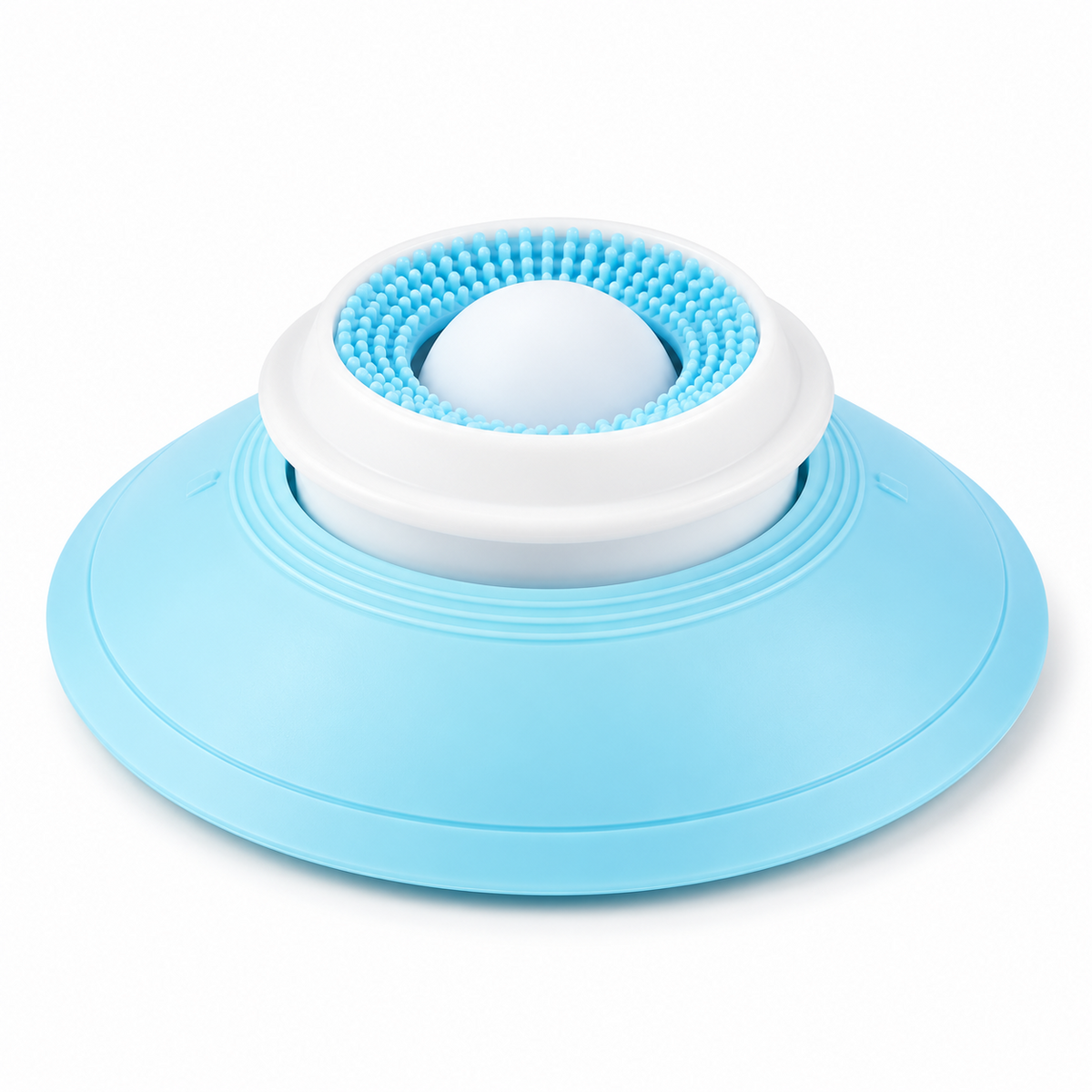 Bola de lamido interactiva azul con ventosa para perros y gatos sobre fondo blanco